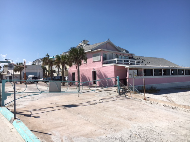 Breakers restaurant on the beach